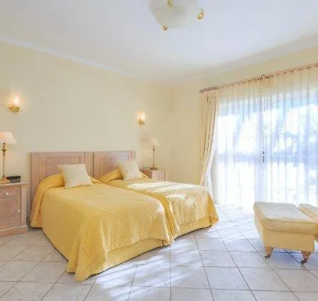 Sleeps 6 Pool Air Con Wifi T480140