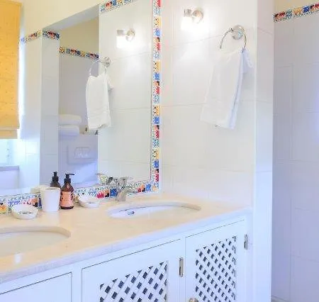 Villa Sleeps 6 Pool Air Con Wifi T480140